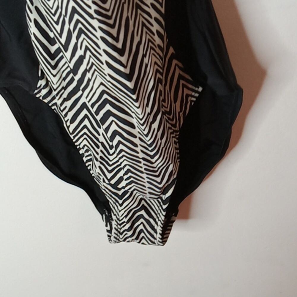 Merona Women's Black  Zebra design Halter one piece Medium Swimsuit. Feminine - Picture 3 of 8